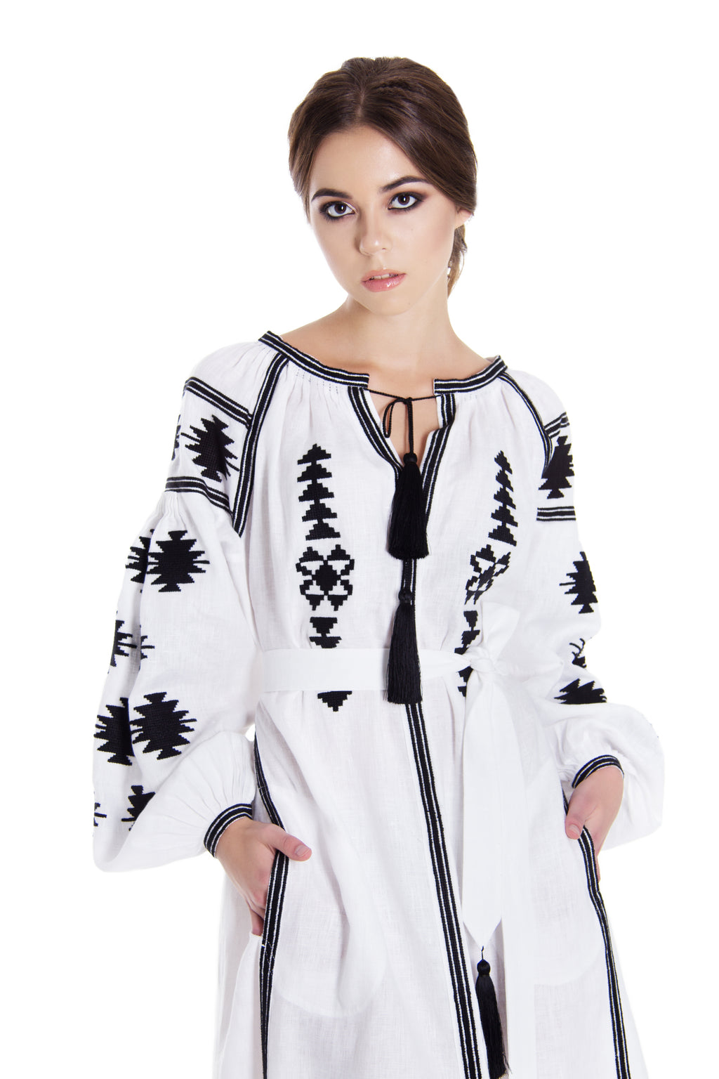 Rochie caftan cu broderie albă Geometry