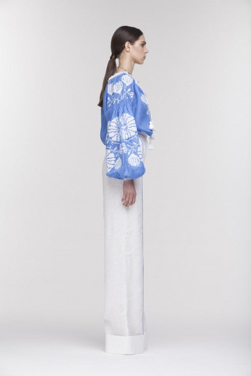 Bluză în stil Vyshyvanka „Blue Lily”.