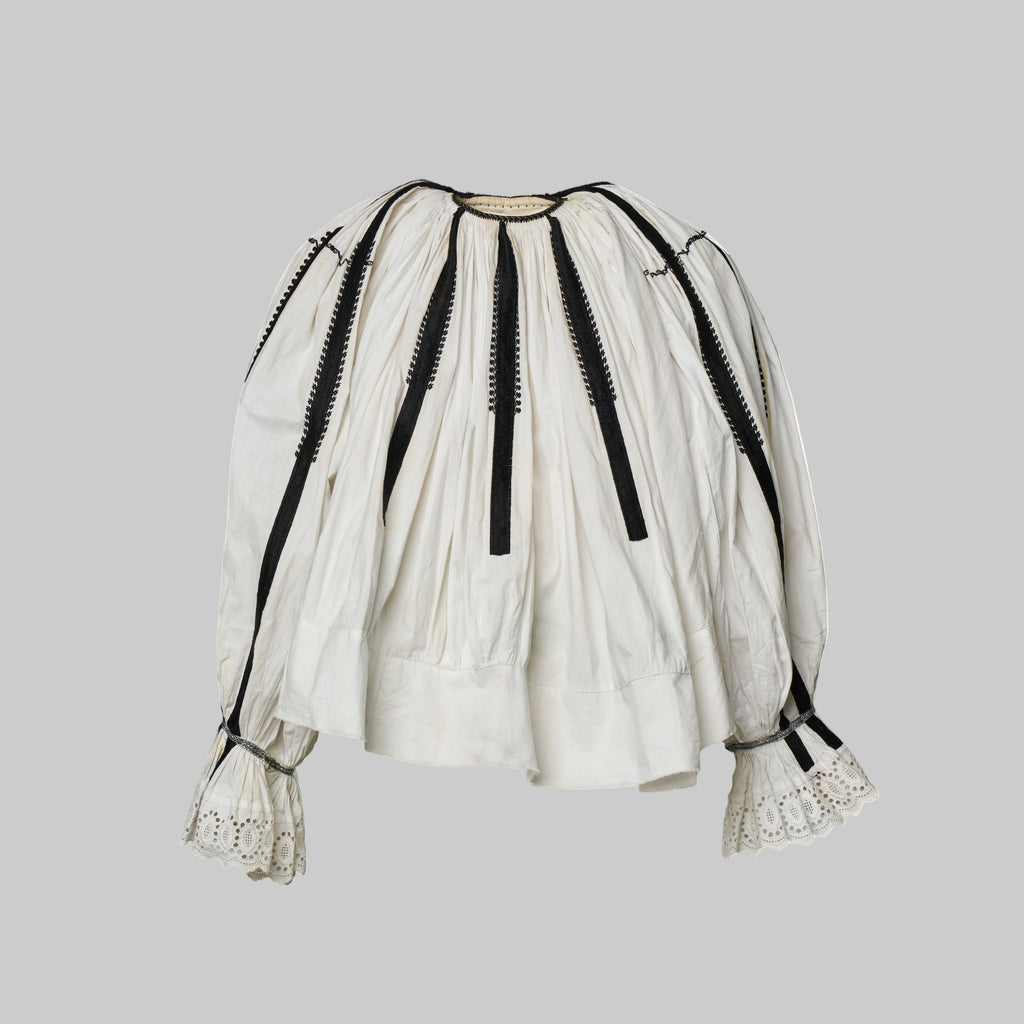 The Romanian Blouse Transylvania Sibiu - cca. 80 year old vintage find