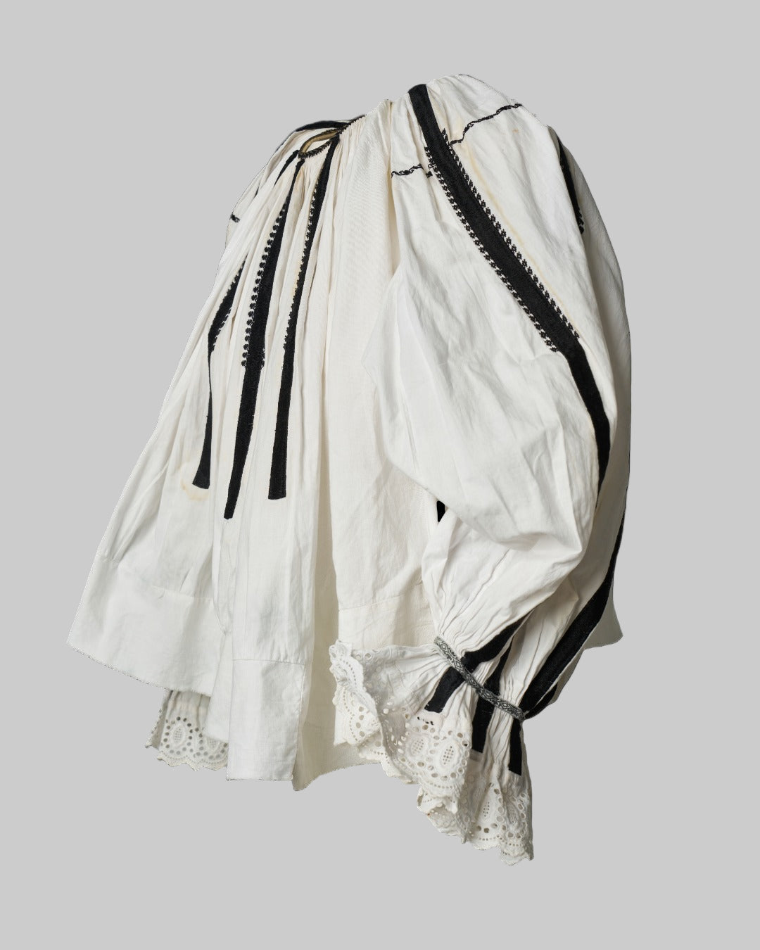 Bluza Românească Transilvania Sibiu - descoperire vintage veche de cca. 80 de ani