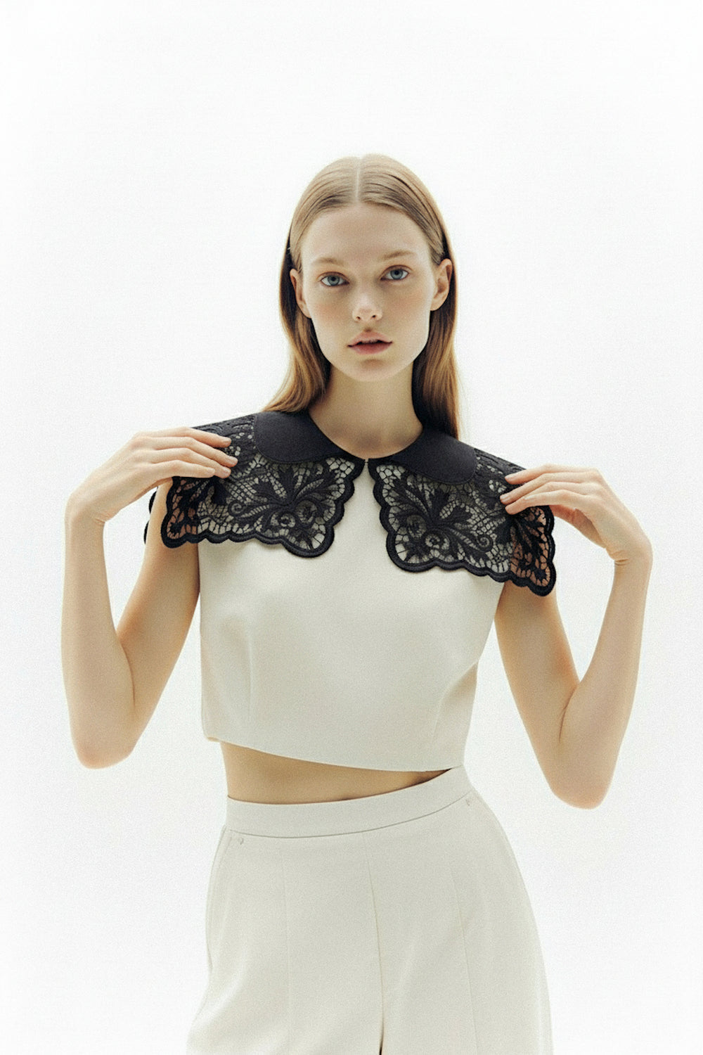 Hand-embroidered Richelieu cutwork detachable collar in black – fabric detail