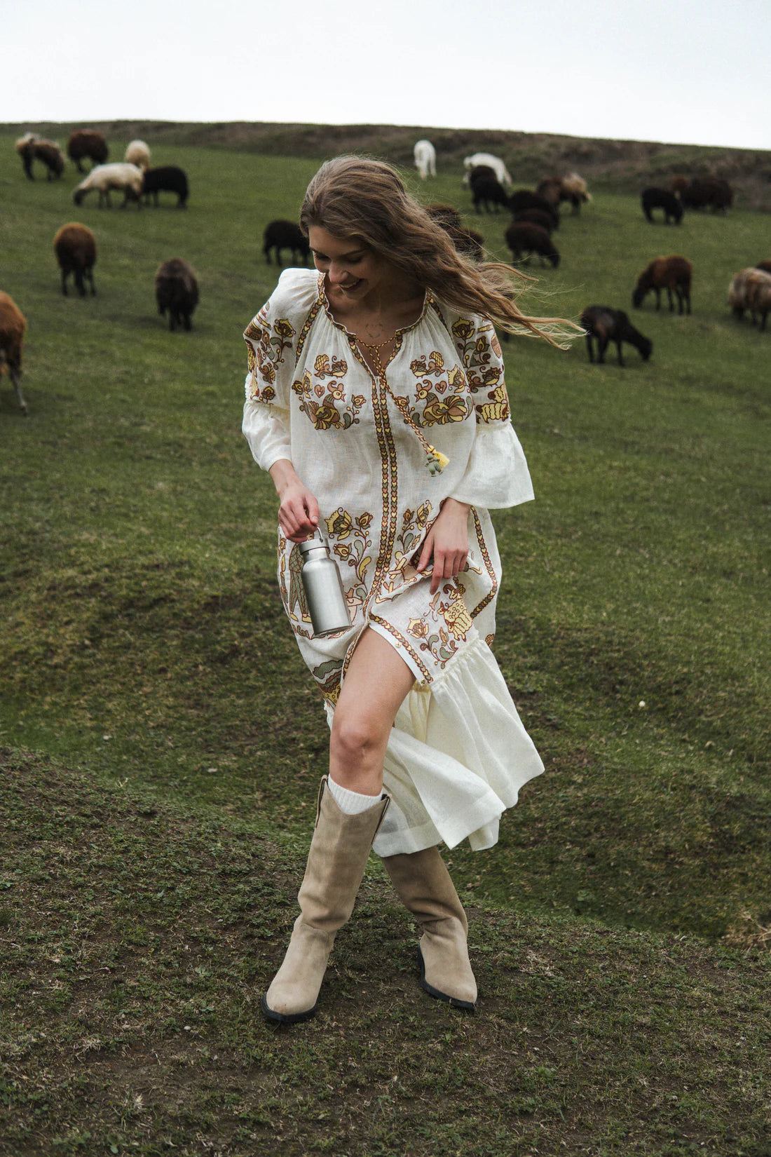 Embroidery History linen maxi dress - sleeve embroidery detail
