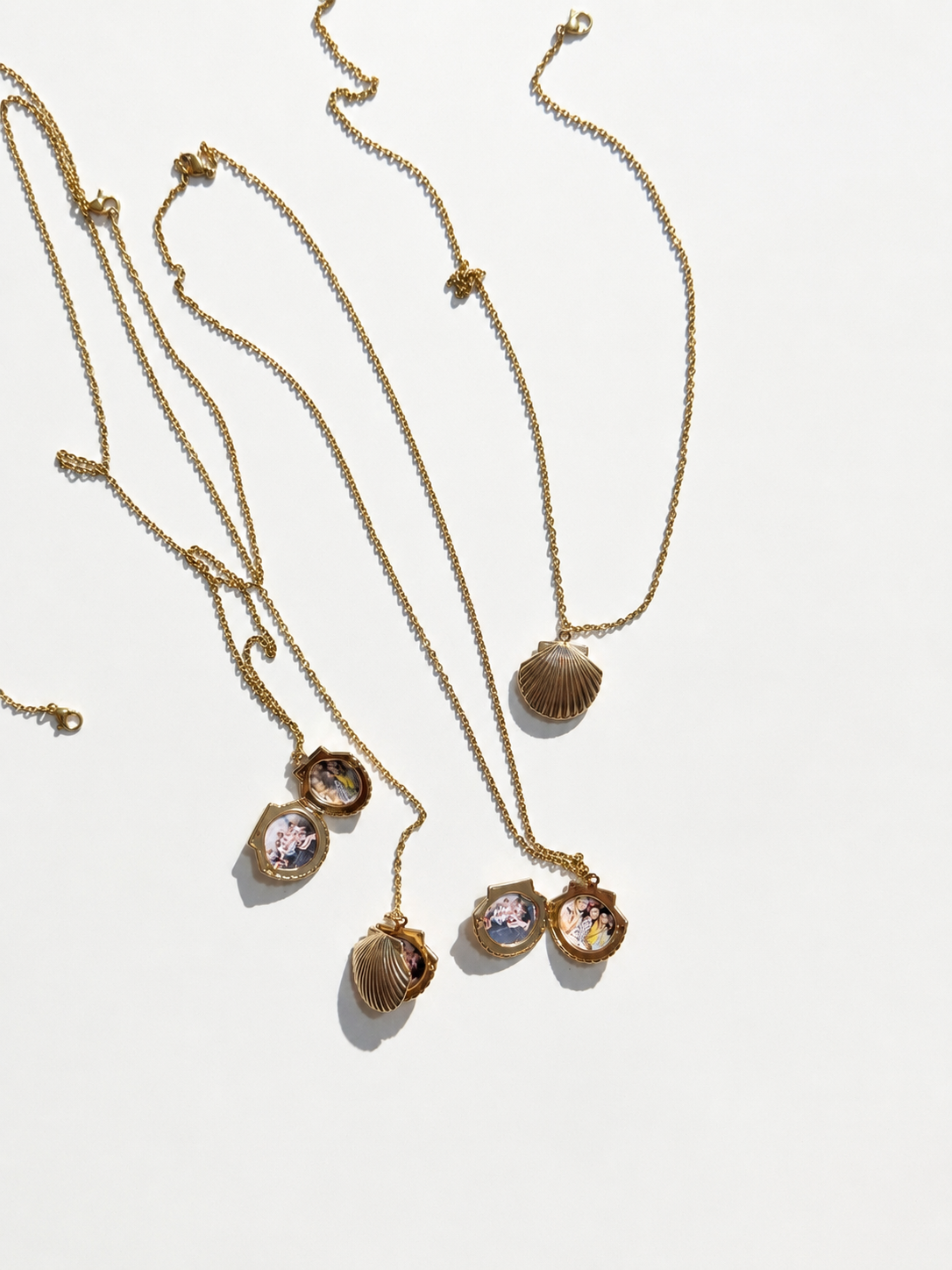 Katerini Mou adjustable shell locket necklace, pendant detail