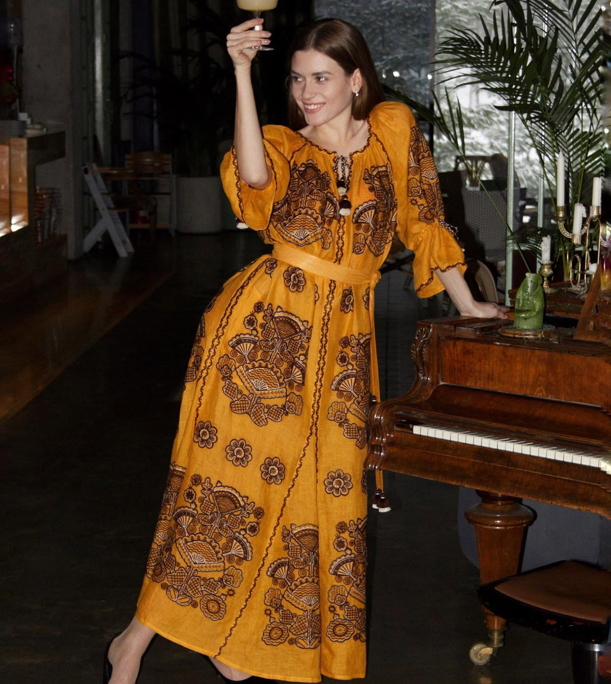 Foberini Victory Chic mustard linen dress, oversize free-cut silhouette