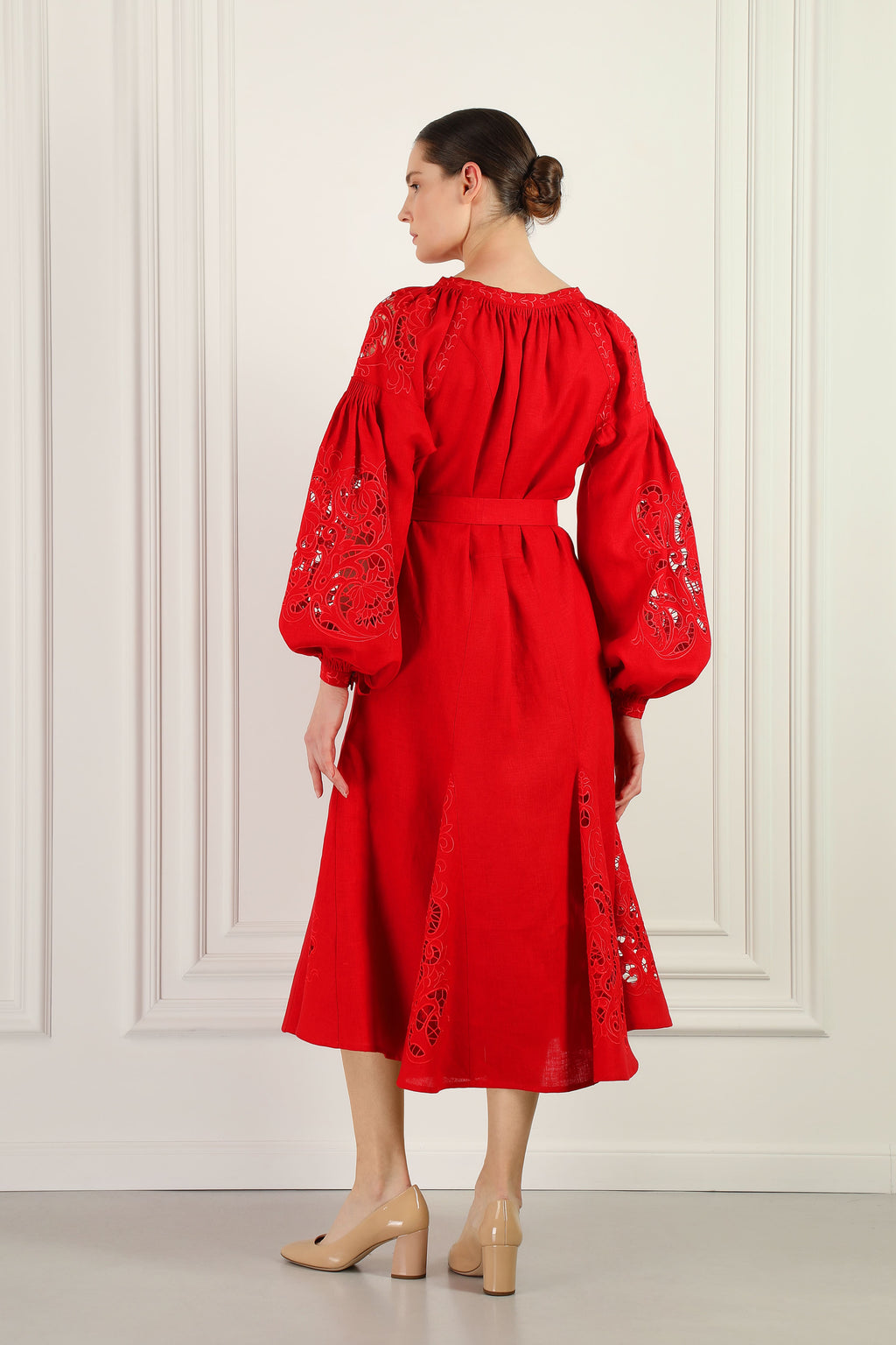 Foberini, Embroidered dress, red, floral motif, hand-embroidered – fabric detail