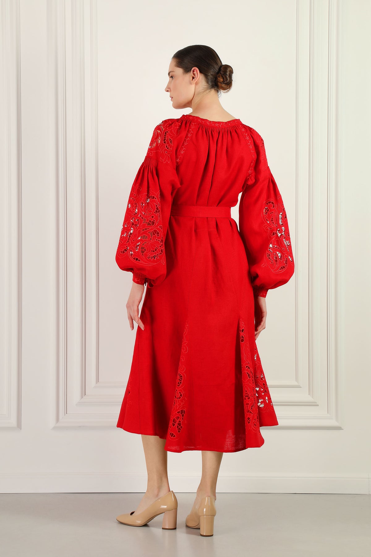Foberini, Embroidered dress, red, floral motif, hand-embroidered – fabric detail