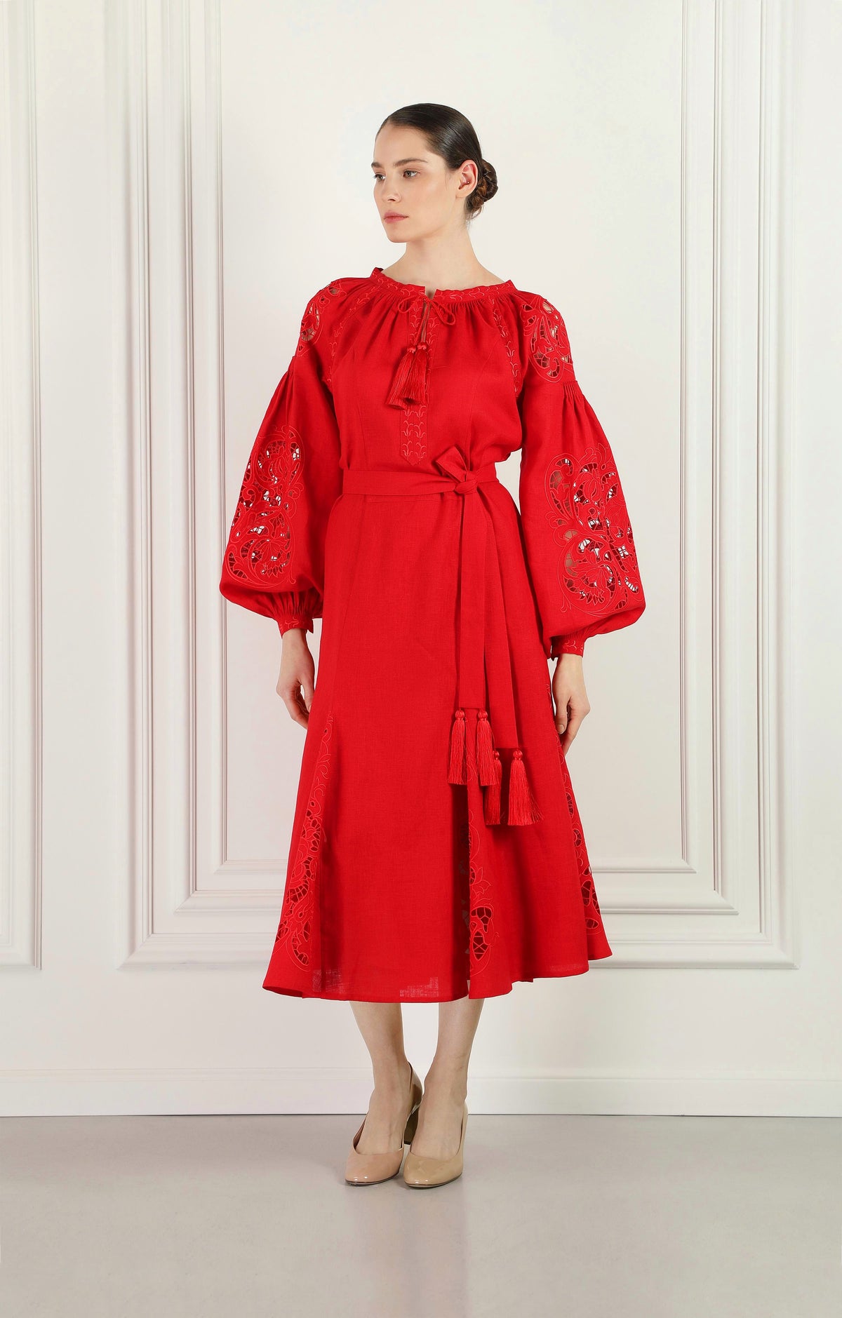 Foberini, Embroidered dress, red, floral motif, hand-embroidered – styled look