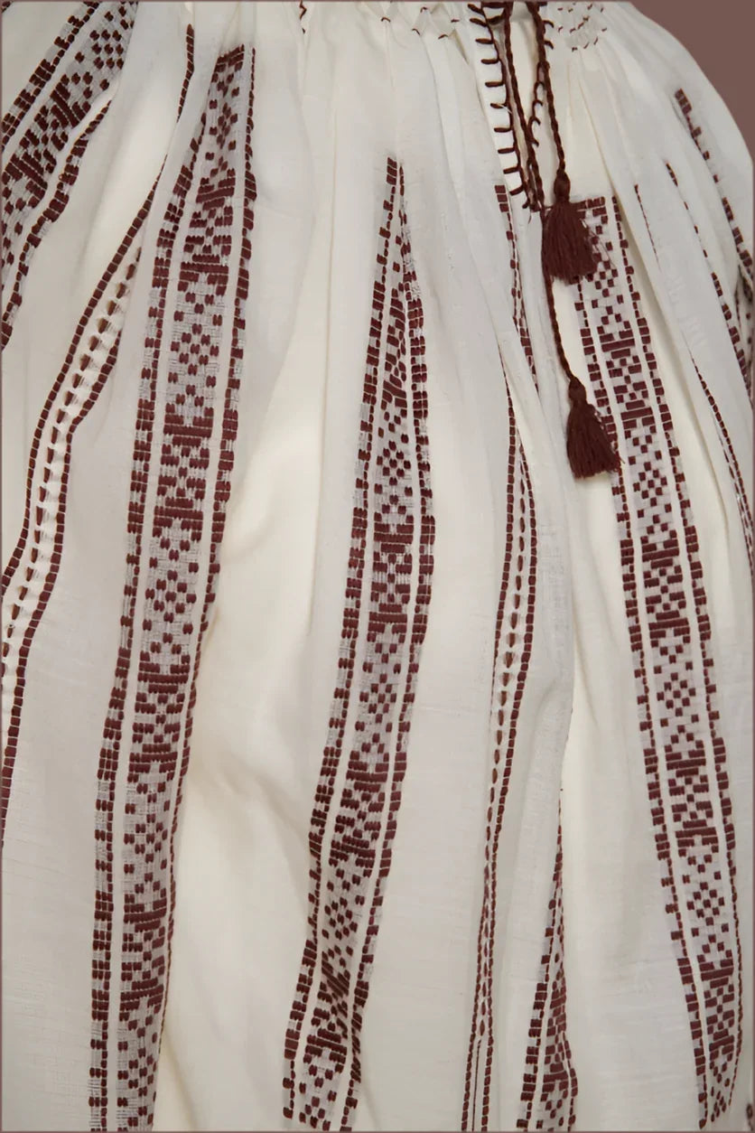 Bluza cu broderie maro