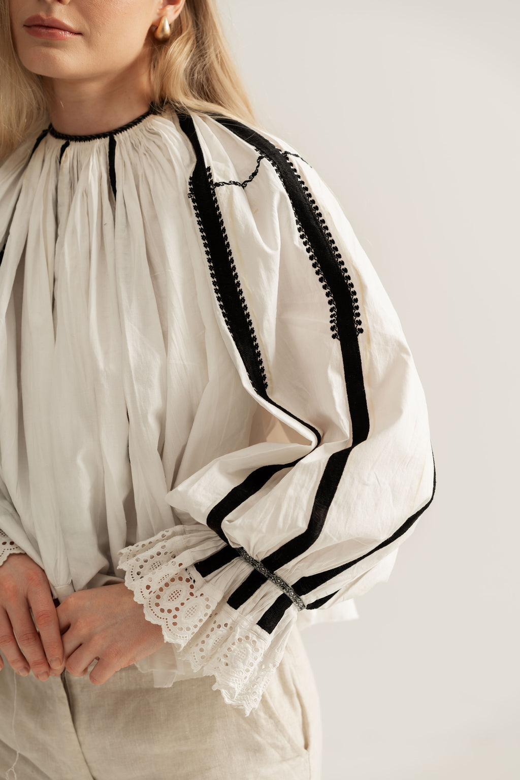 The Romanian Blouse Transylvania Sibiu - cca. 80 year old vintage find