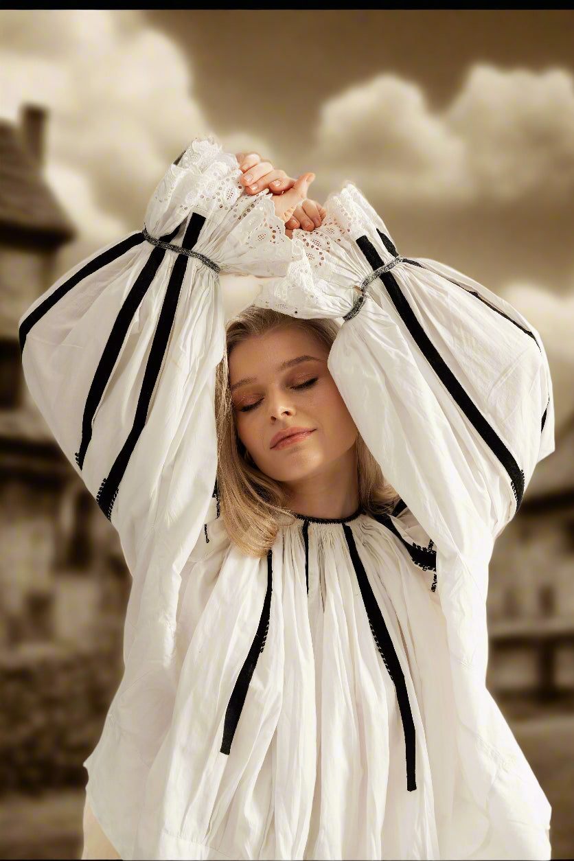 The Romanian Blouse Transylvania Sibiu - cca. 80 year old vintage find