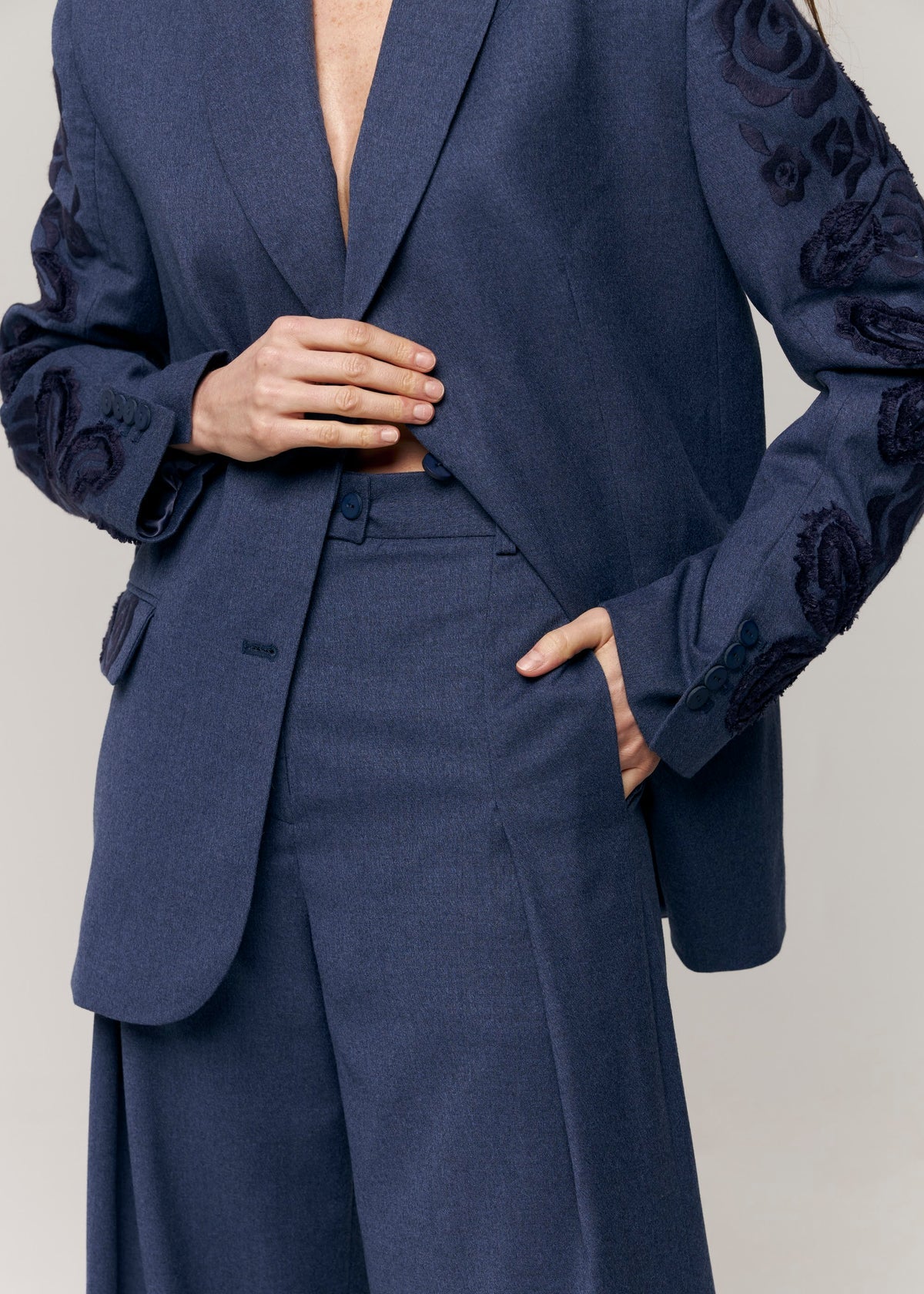 Velvet Rose Embroidered Wool Blazer – Steel Blue