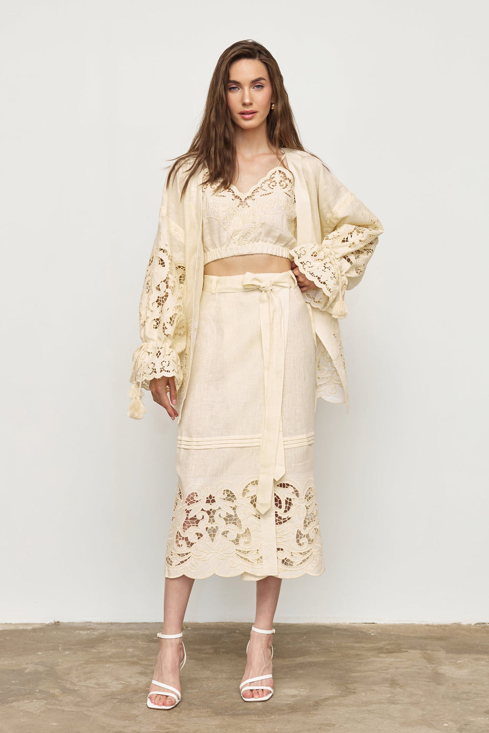 Hand-embroidered folk linen skirt with Richelieu cutwork –Annabo Blouse Romaine Shop