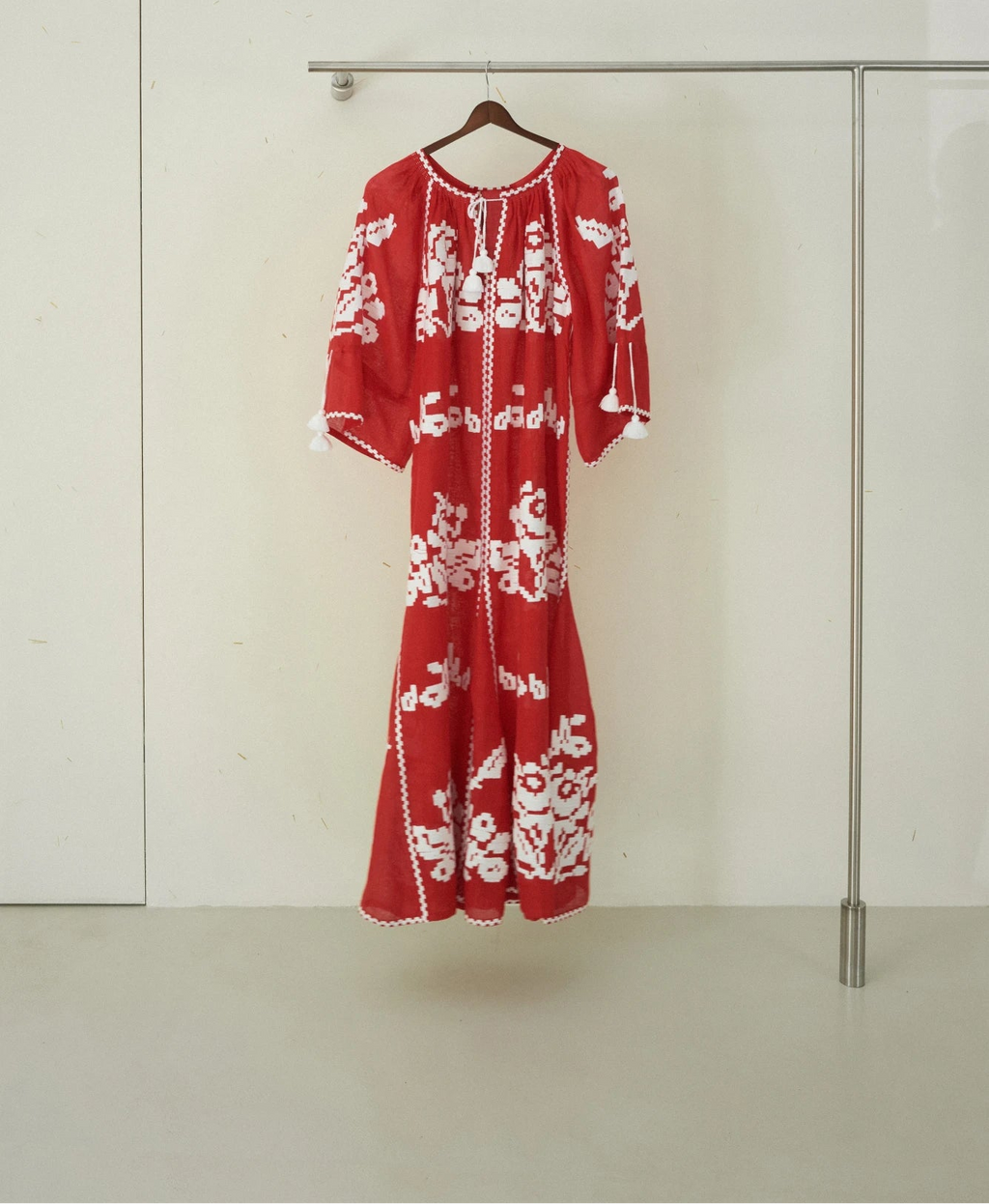 Foberini, Embroidered dress, red, linen, floral motif, hand-embroidered – view 6