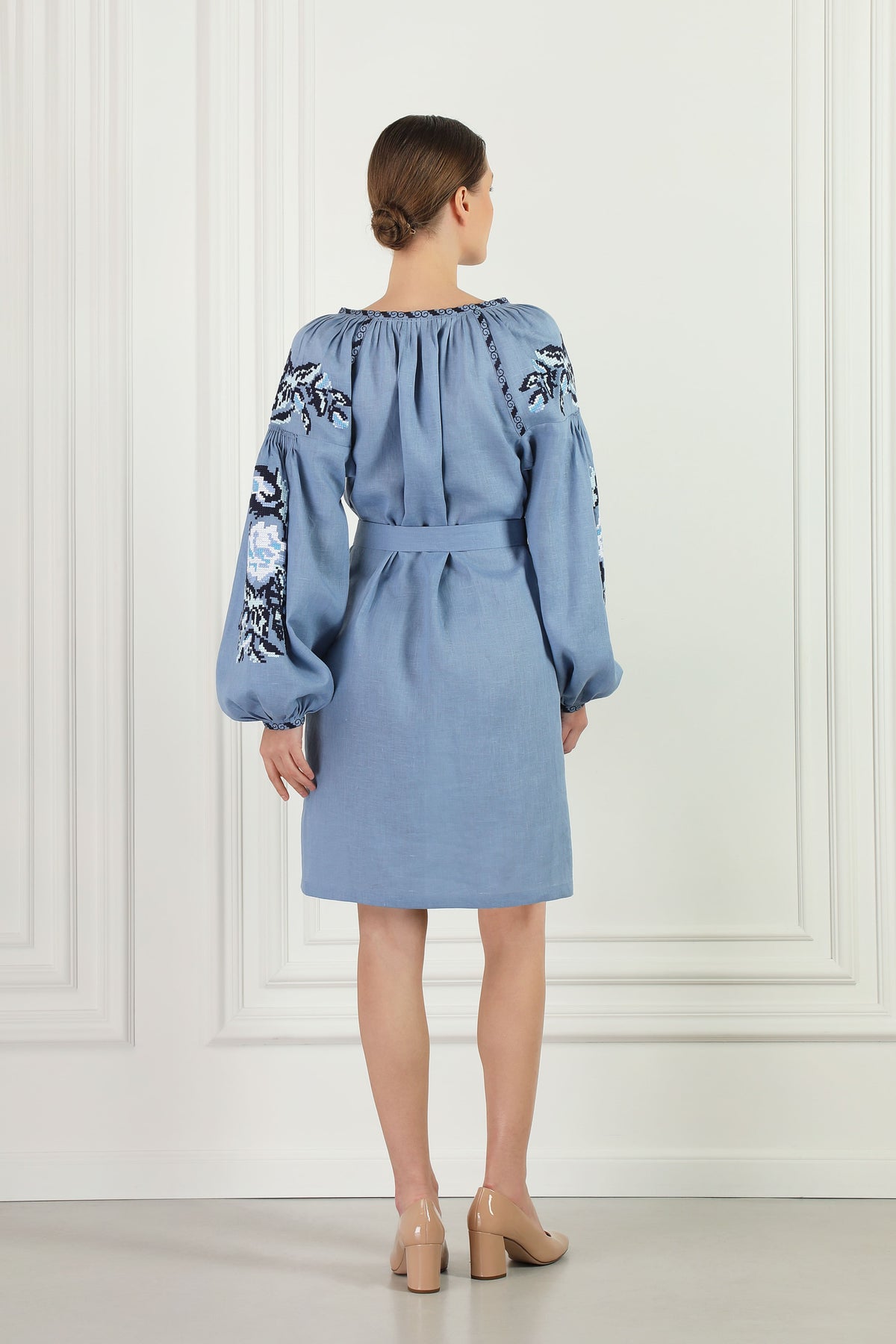 Blue embroidered linen mini tunic dress, front view, Foberini