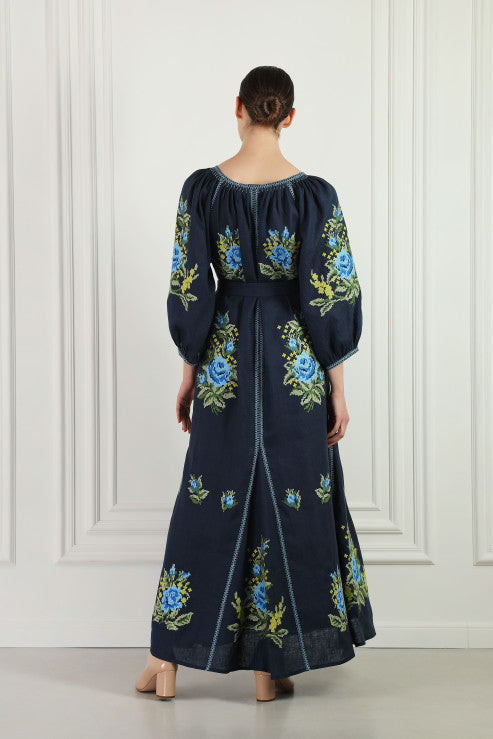Rochie Evelyn cu broderie florală în albastru bleumarin