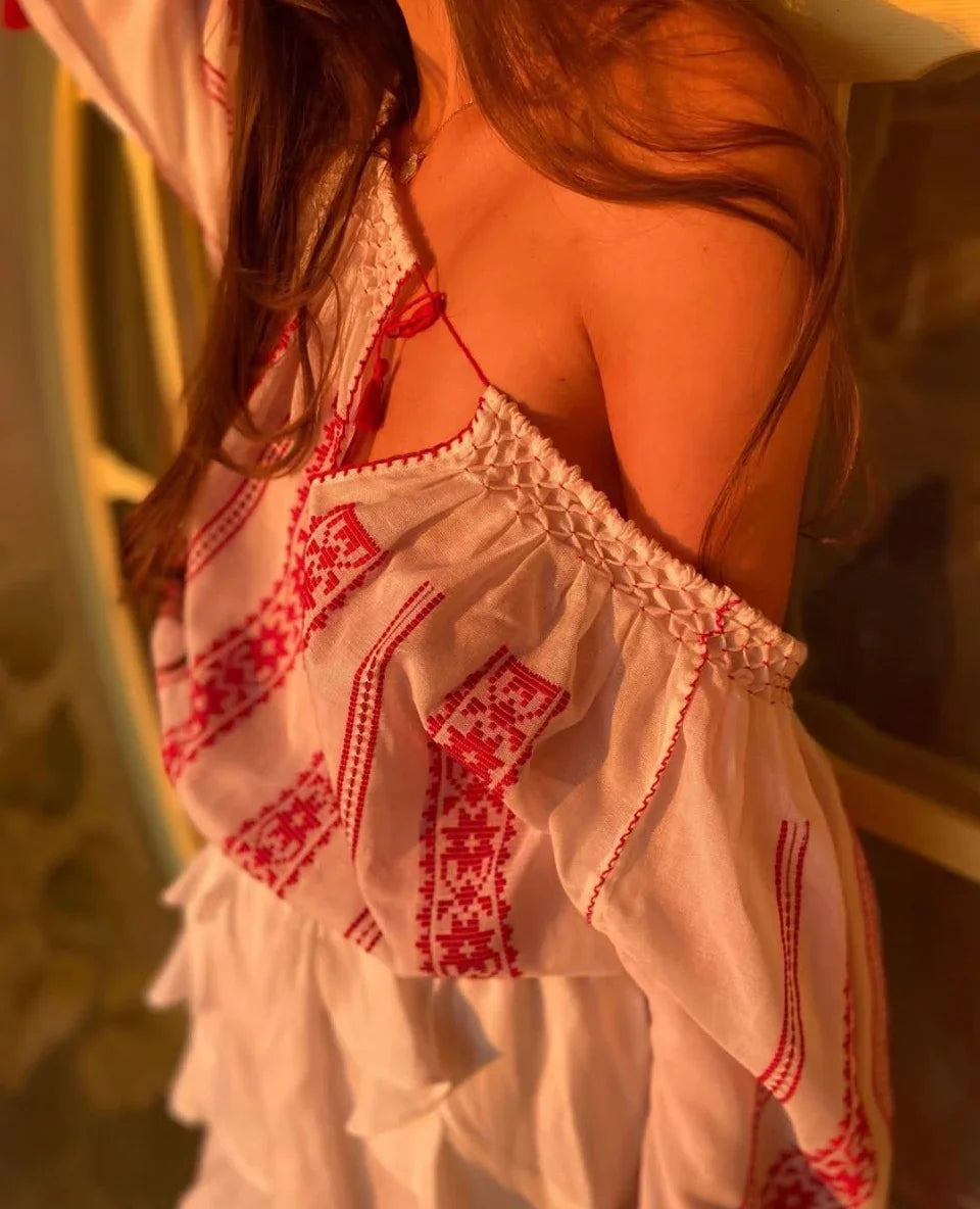 Bluză românească împletită în roșu