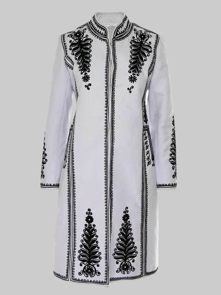 Sumanul Romanesc cu gaiatane. Romanian Coat with trimmings. Suman romanesc Gorj lucrat manual din lana de postav de oaie.  Patlon traditional.