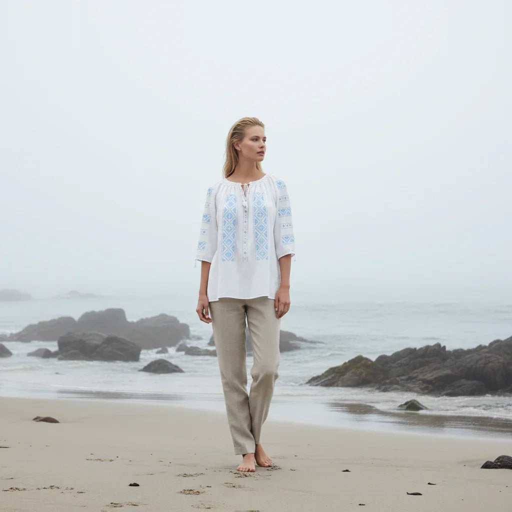 Ie romaneasca bleu deschis