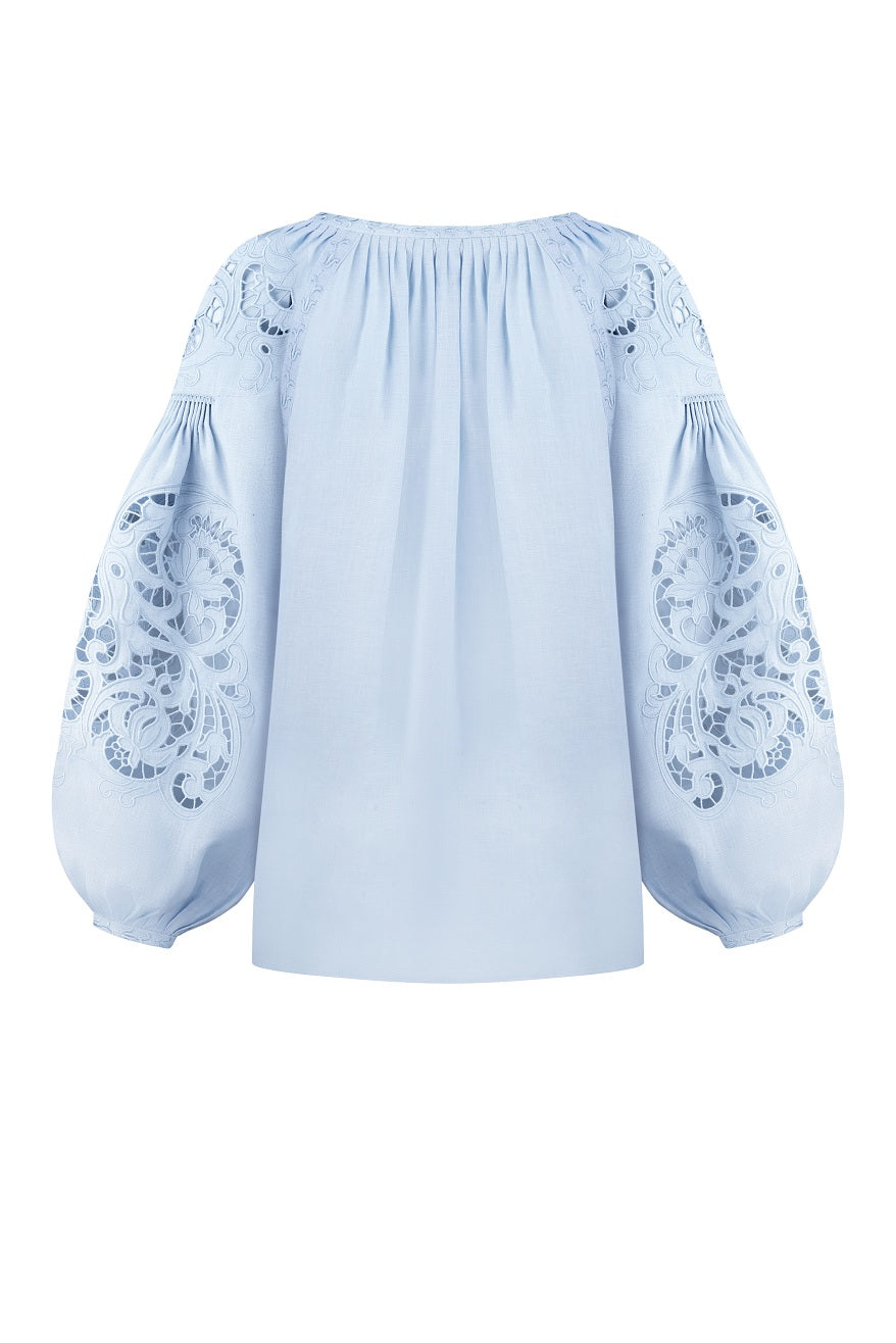 Blue linen blouse, floral ornament in cutwork embroidery - embroidery detail