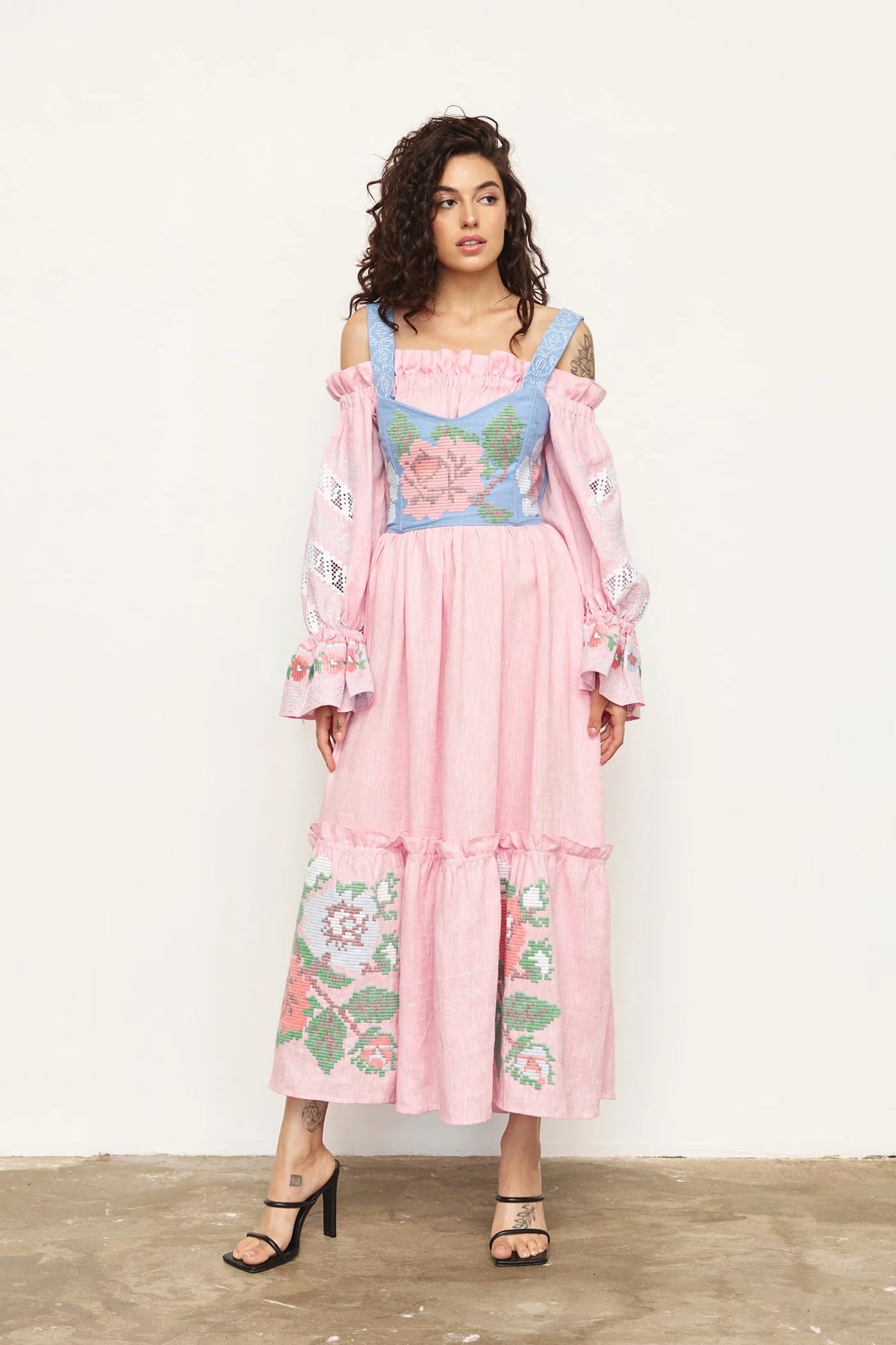 Blush pink linen maxi dress, floral embroidery on the sleeve - embroidery detail