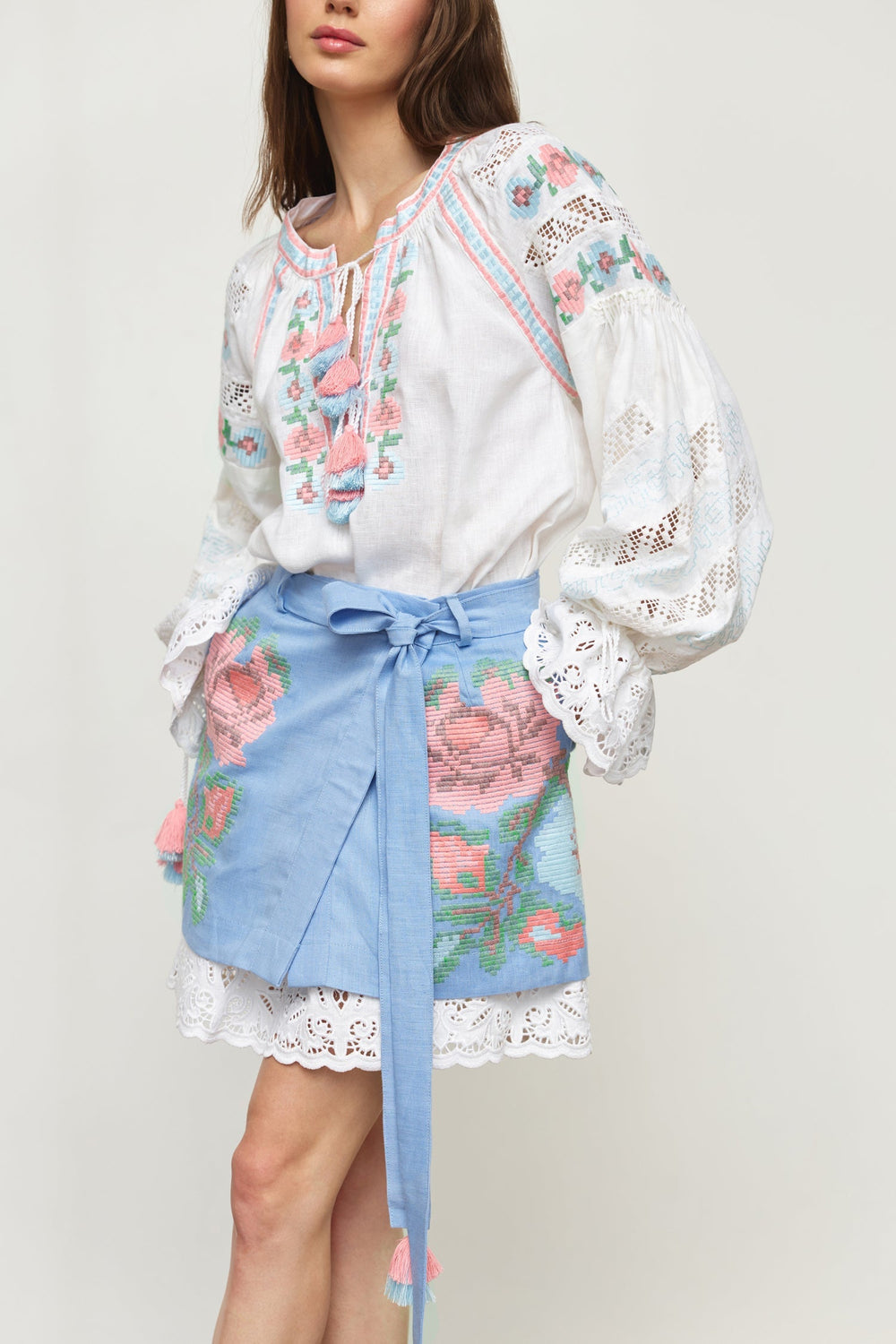 Annabo Hand-embroidered folk linen skirt with Richelieu cutwork – back view
