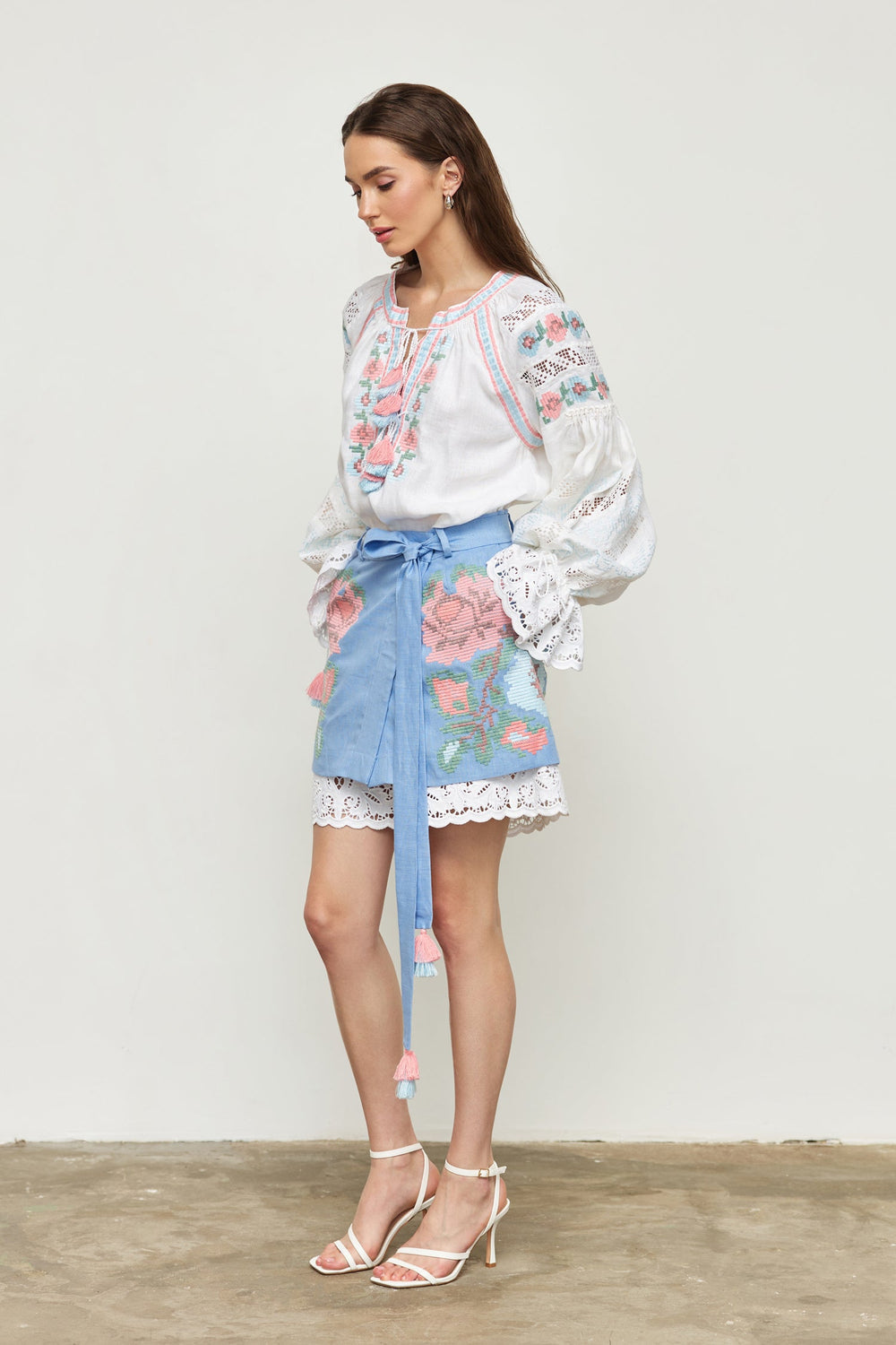 Hand-embroidered folk linen skirt with Richelieu cutwork – embroidery detail