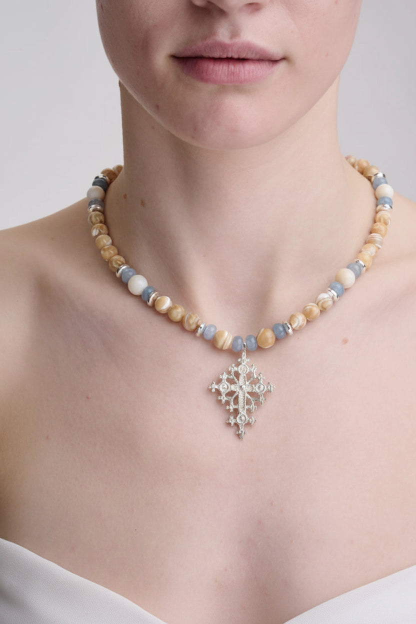 Necklace with a star-shaped pendant 