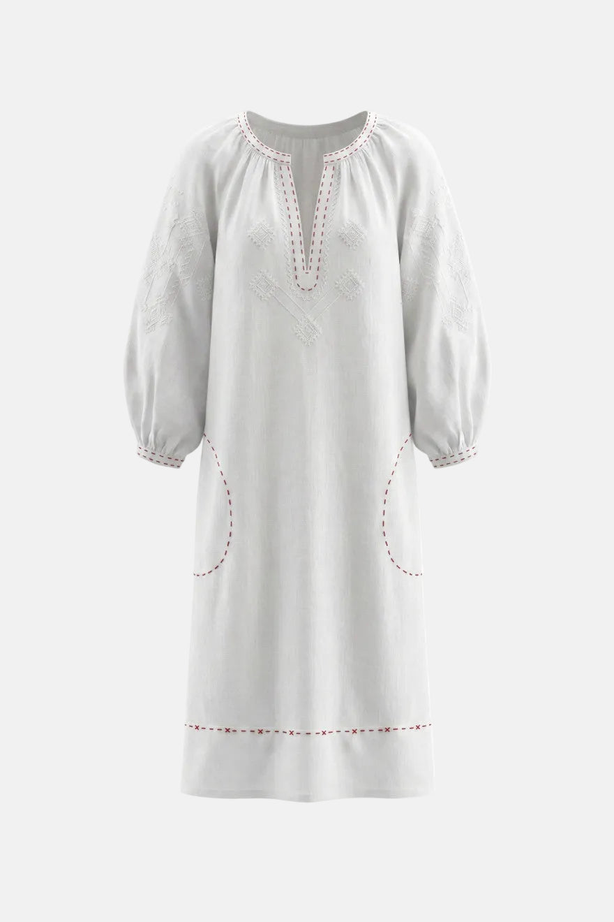 White dress with embroidered details on a blouse-roumaine-shop