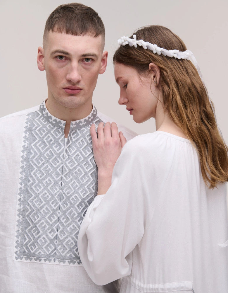 Model wearing the Vinok Tenderness wax wreath bridal crown