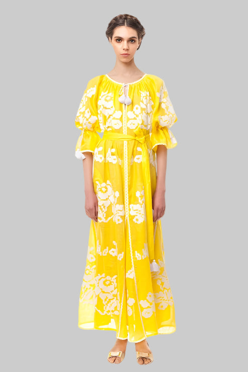 Rochie de vară inspirată de Vyshyvanka, brodată manual