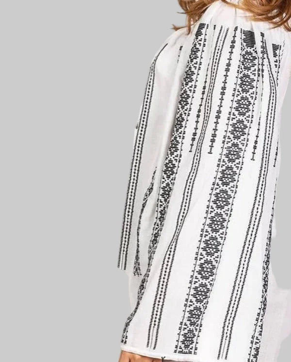 Bluza romaneasca tesuta manual in broderie neagra