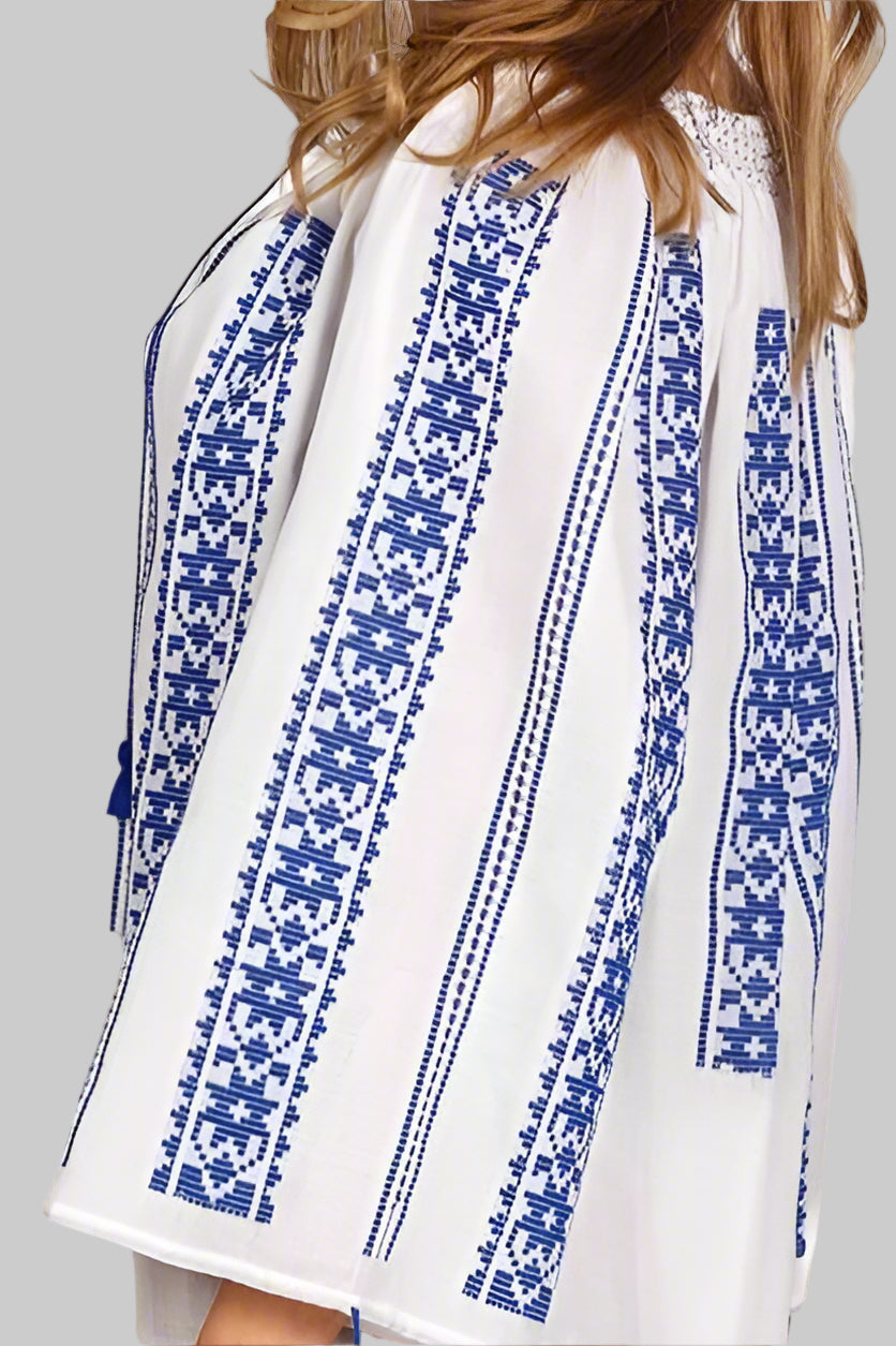 Bluză românească împletită în albastru