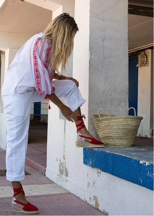 Bluză românească împletită în roșu