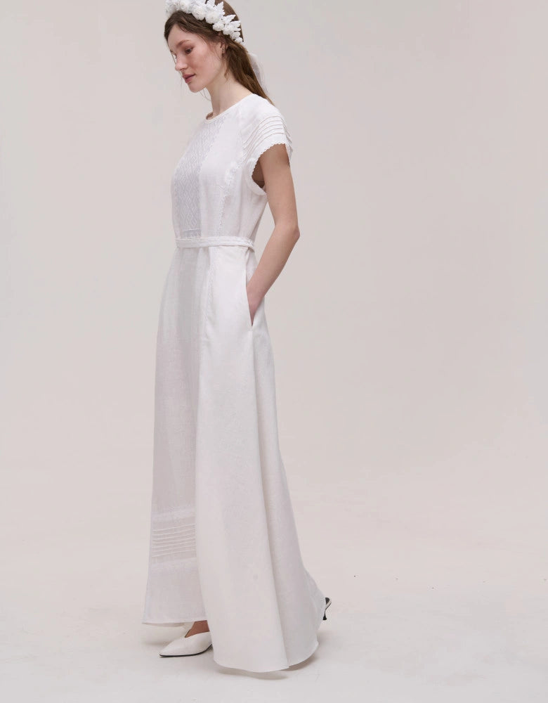 Kniahynia dress - pleated shoulder and sleeve volume
