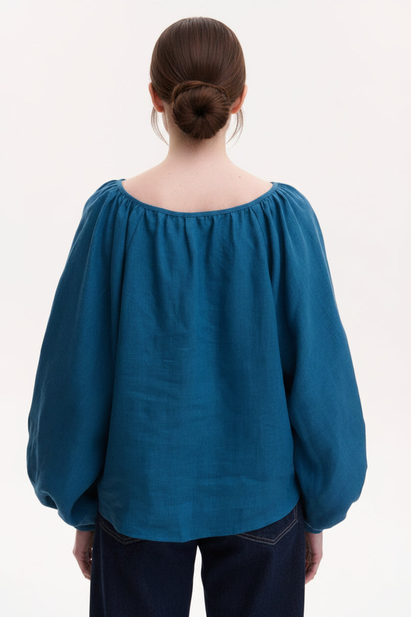 Blue linen blouse slow fashion