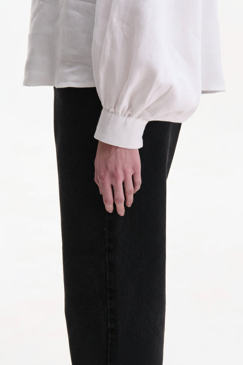 hite blouse with puffed sleeves 