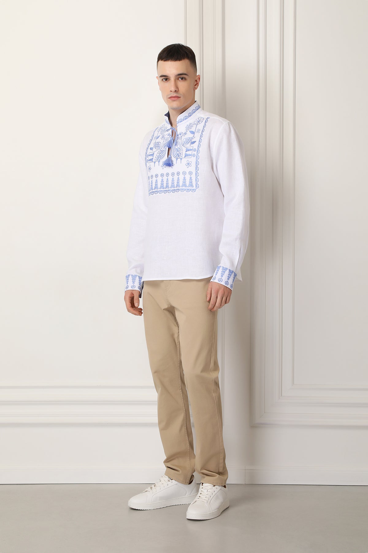 Cămașă bărbătească din in cu broderie traditională bleu deschis motiv Zozulya