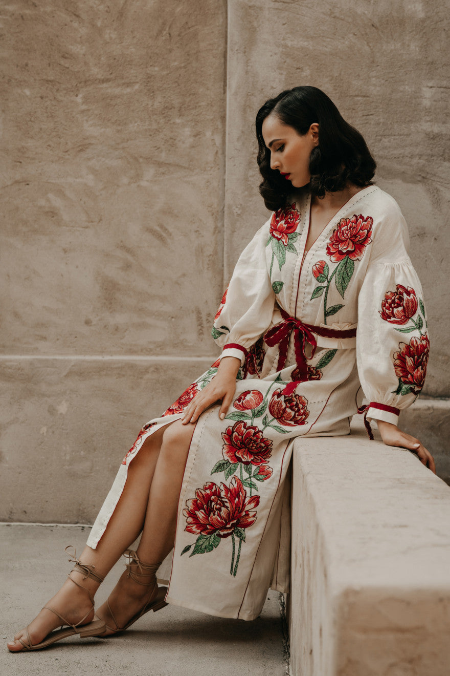 The Peony Dress in ivory - Zbiranka gathered sleeve detail