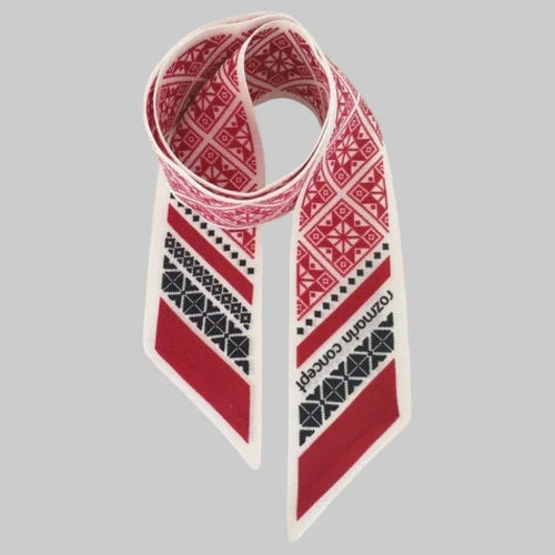 Rozmarin Concept, Silk bracelet, red, linen, geometric motif, handmade – close-up