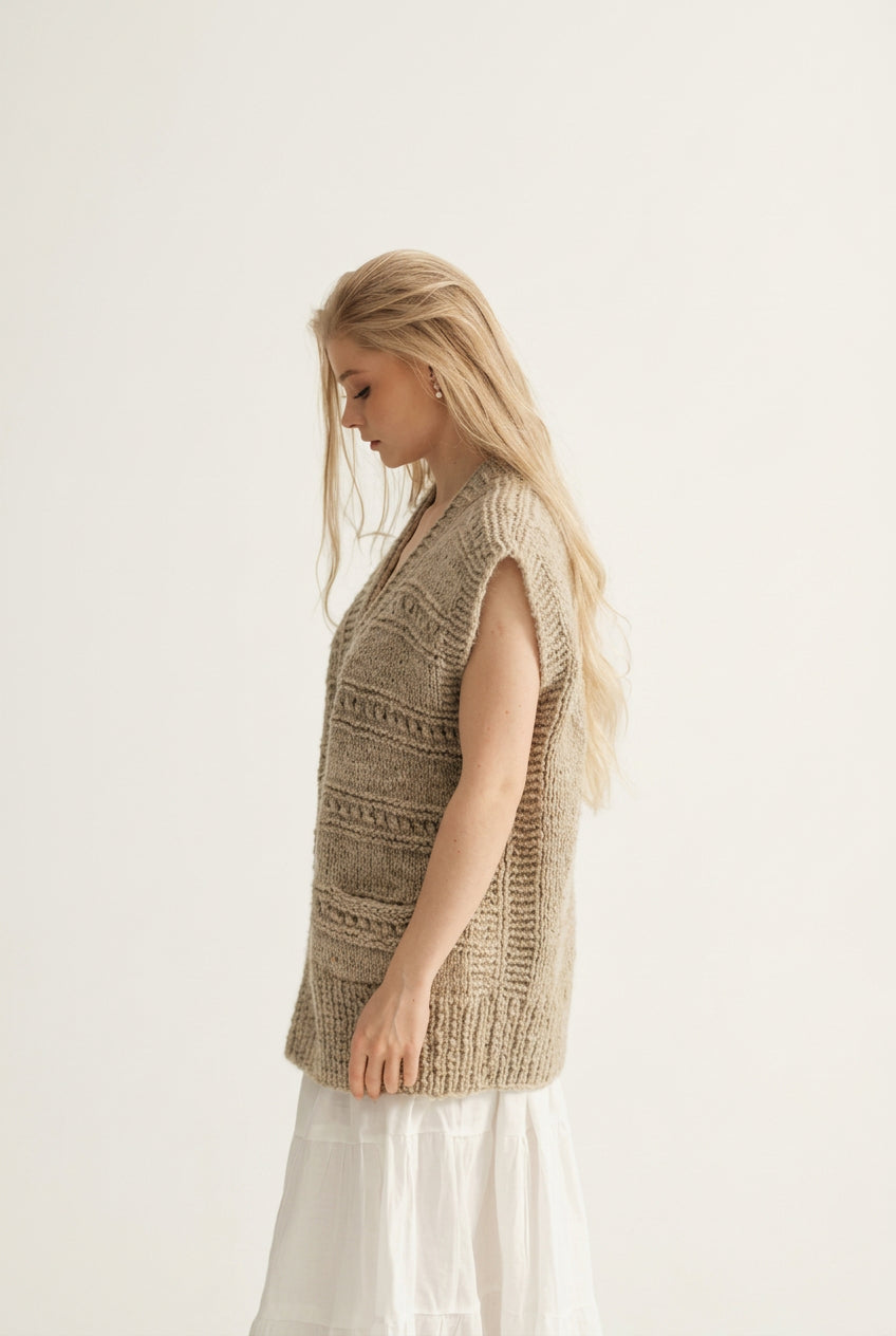 Romanian wool vest hancrafted by Romanian artisans. One of a kind
