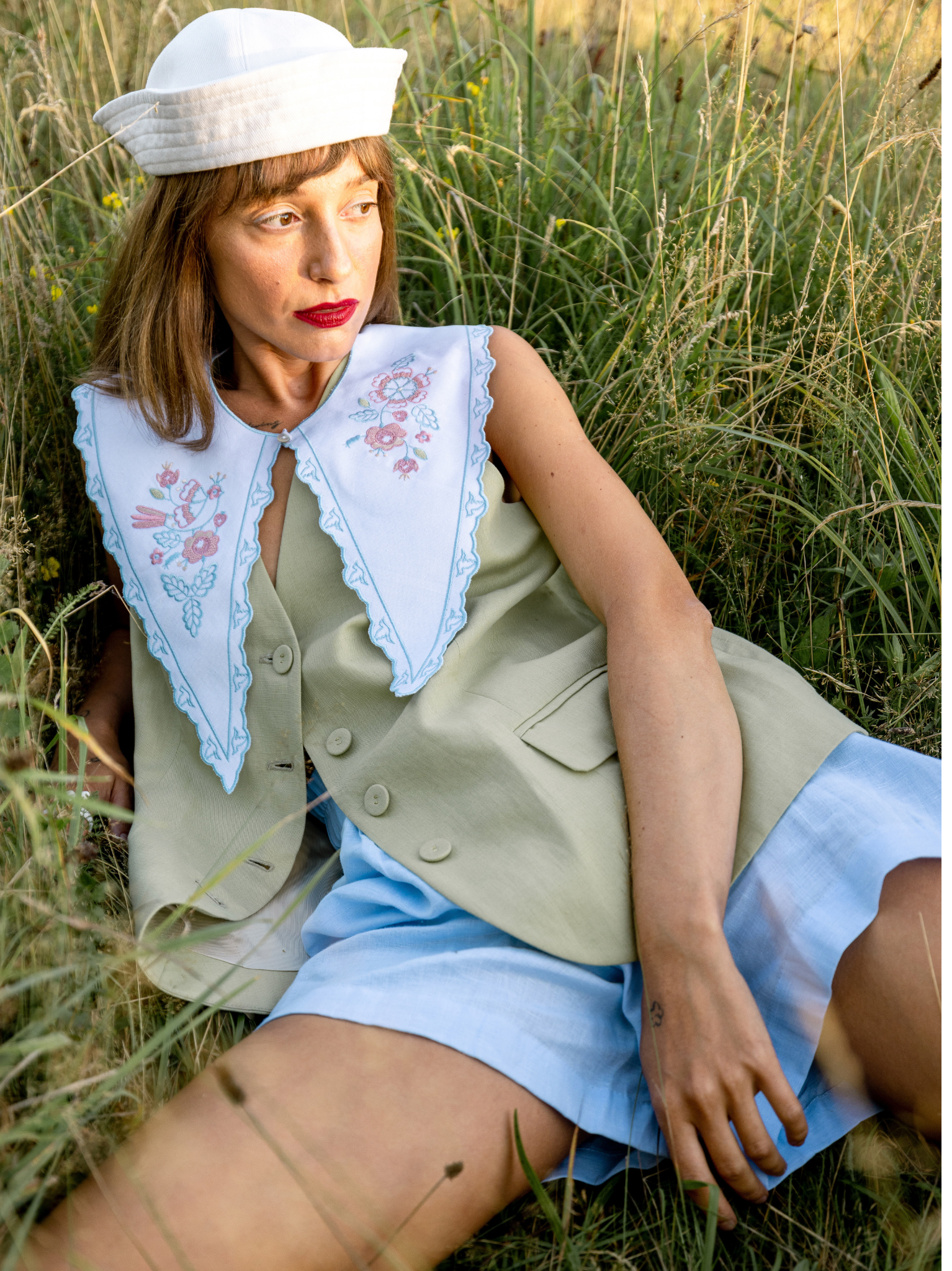 Foberini Linen Blue Embroidery Collar