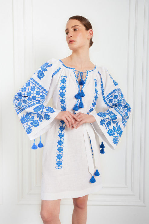 Tunica Zoryana alba cu broderie albastra Foberini