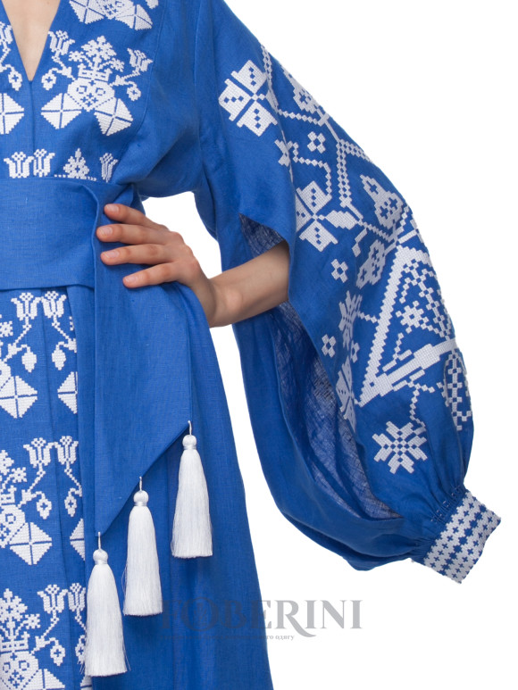 Kimono embroidered dress “Morning fog”